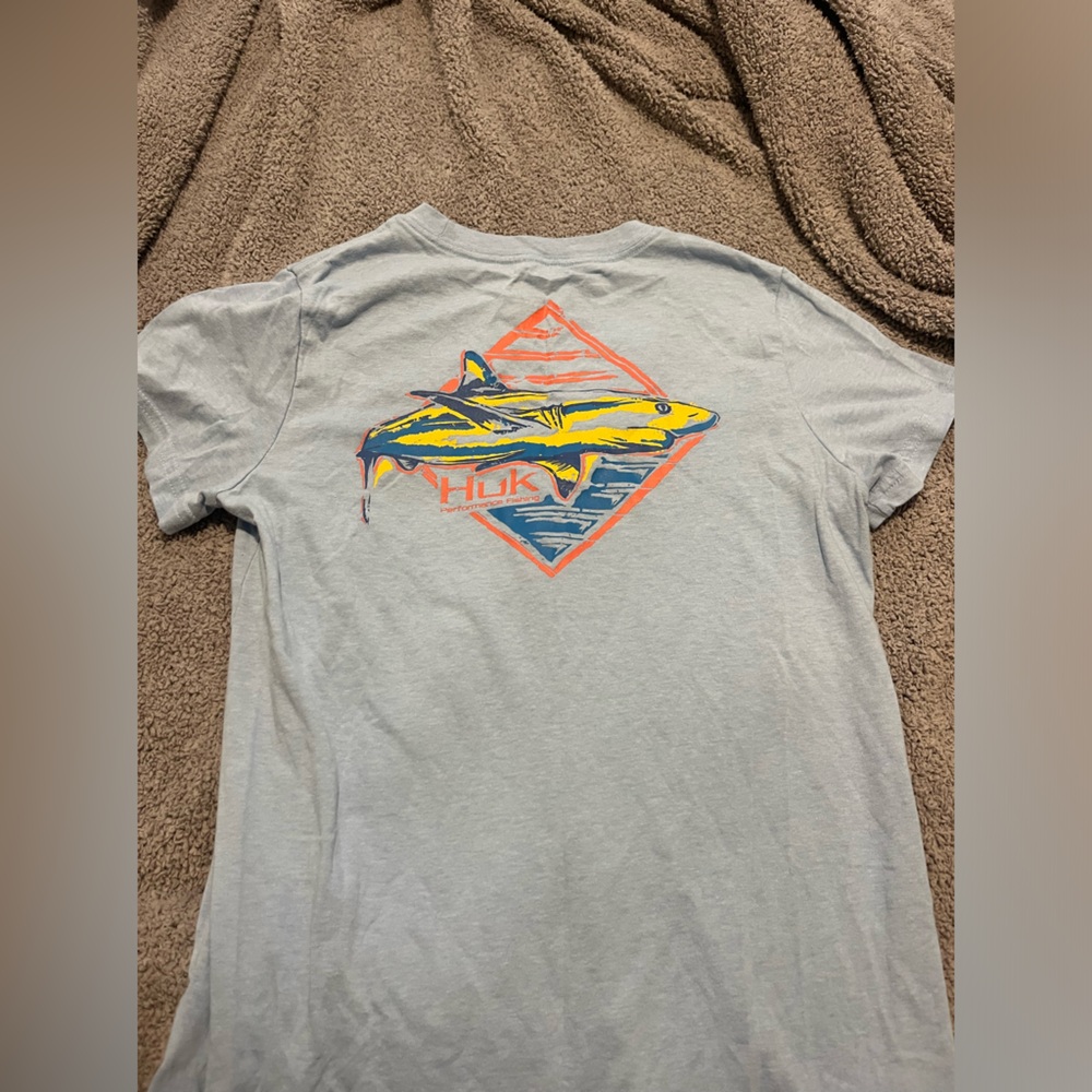 Huk fishing youth XL tee
